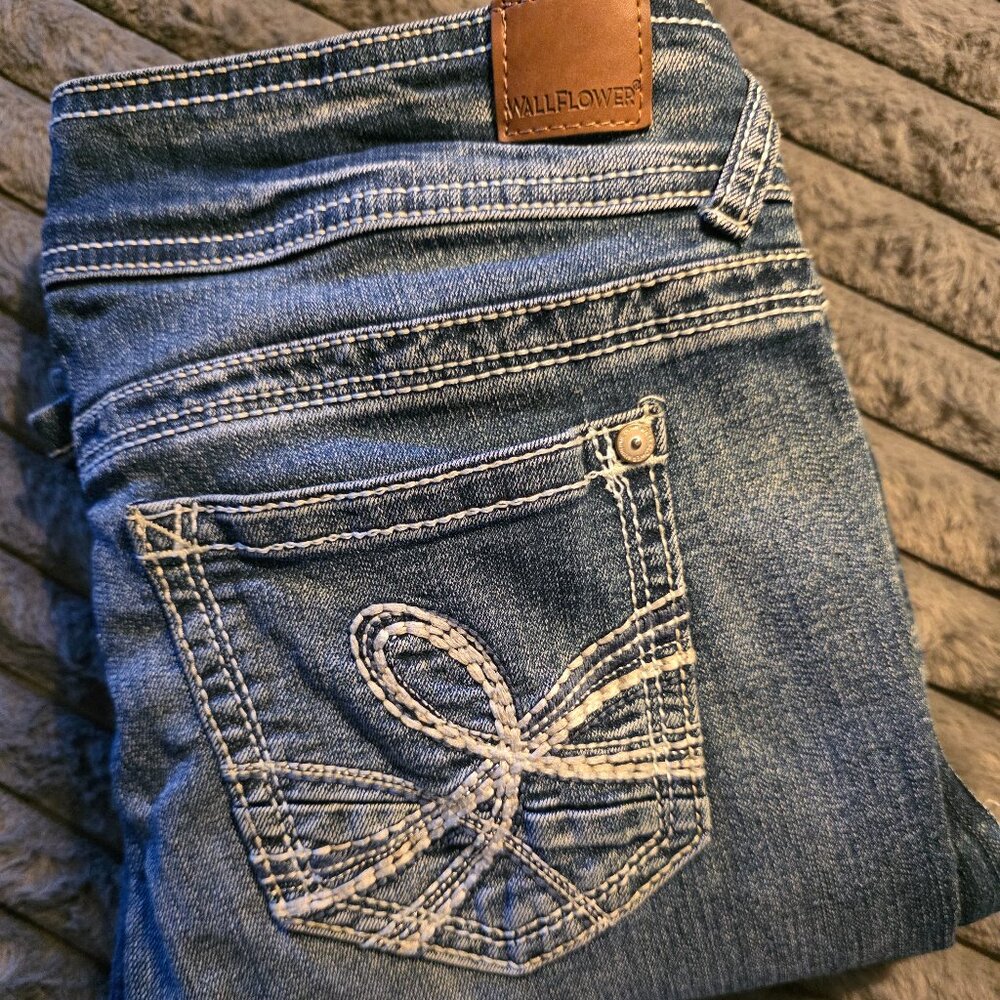 WallFlower Luscious Curvy Bootcut Jeans for Women, Mid-Rise Insta Stretch sz 11